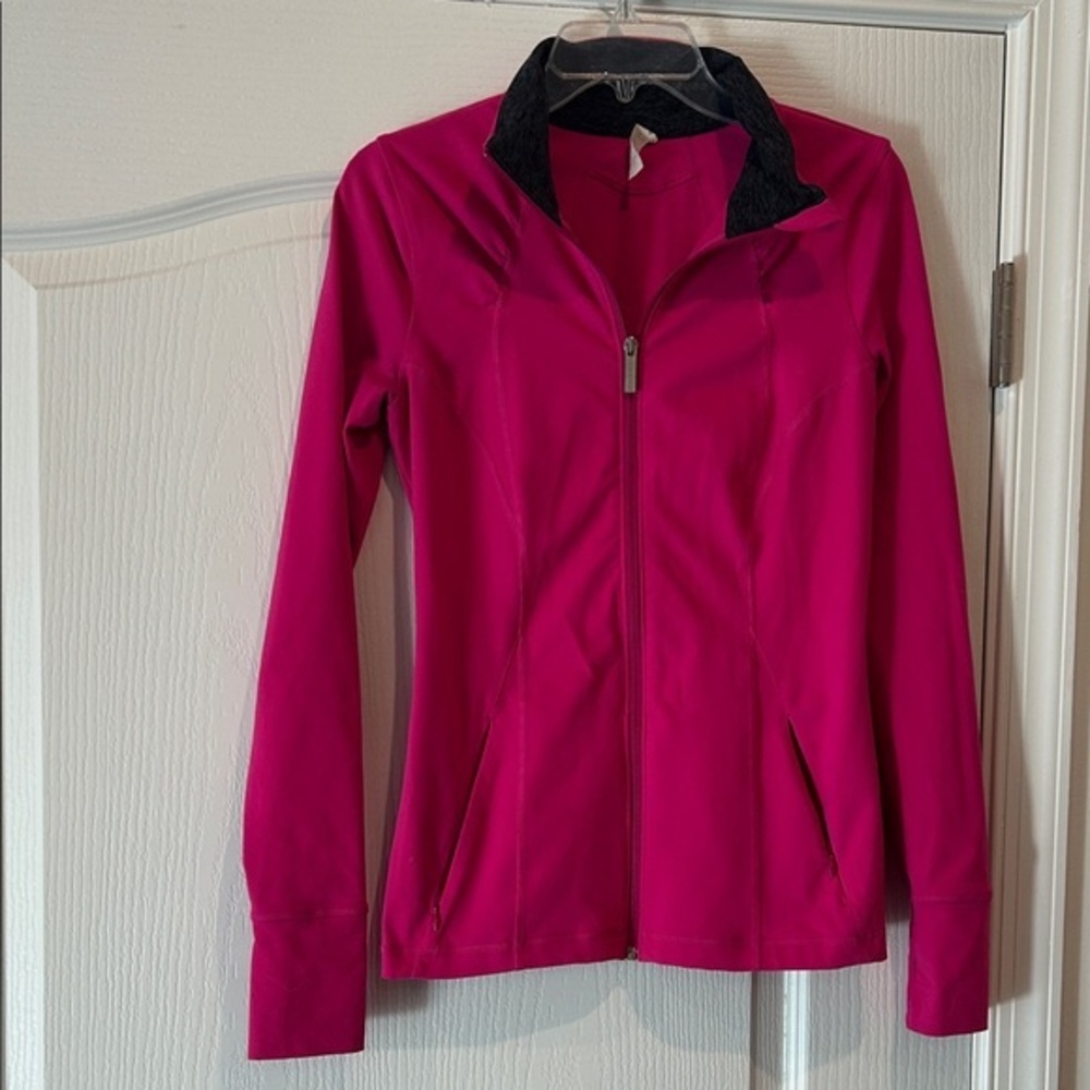 Under Armour Women's Pink Jacket Small